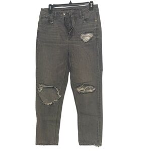 American Eagle Outfitters Distressed gray mom Jeans size 8 Women’s